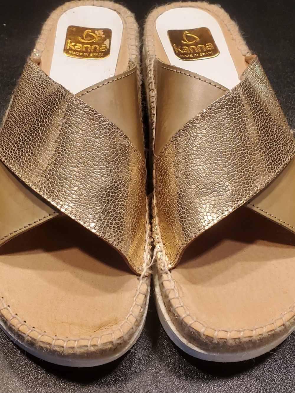 Kanna Wedges Criss Cross Tan Size 39